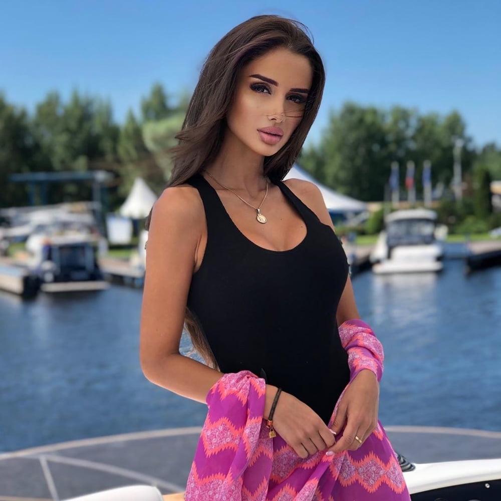 25P Sabina sexy slut with fake boobs big DSL