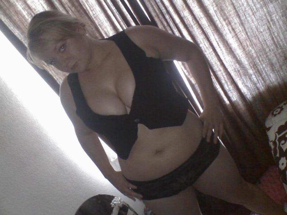 25P 9. English BBW exposed by hubby