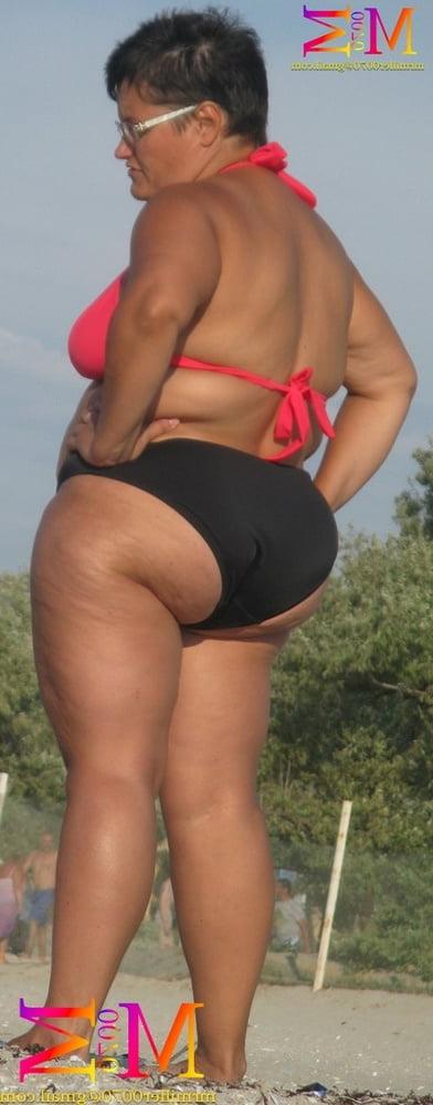 14P CELLULITE BOOTY (BIKINI VOYEUR MUST SEE!!!)