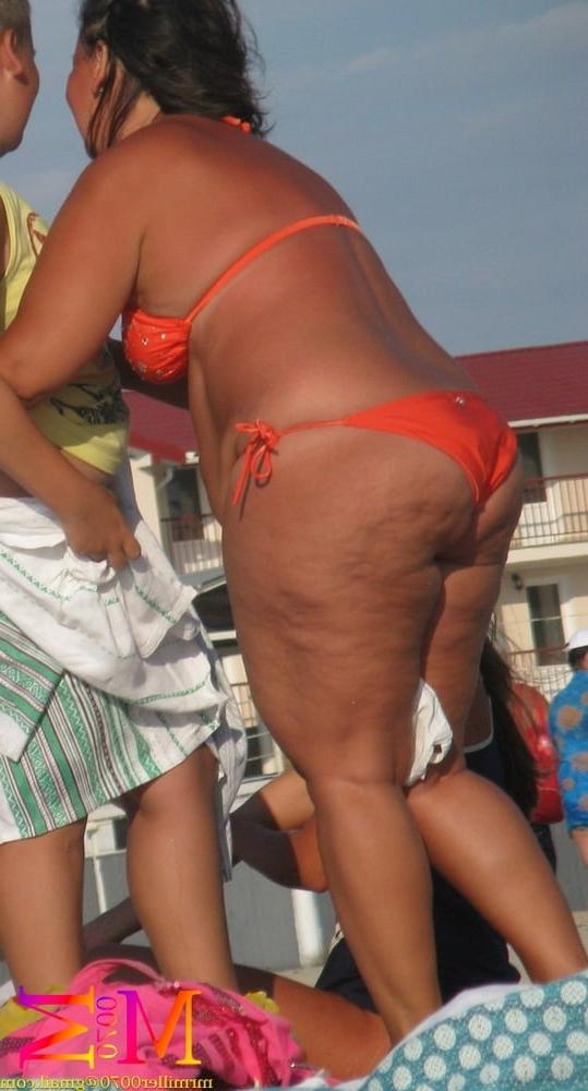 14P CELLULITE BOOTY (BIKINI VOYEUR MUST SEE!!!)