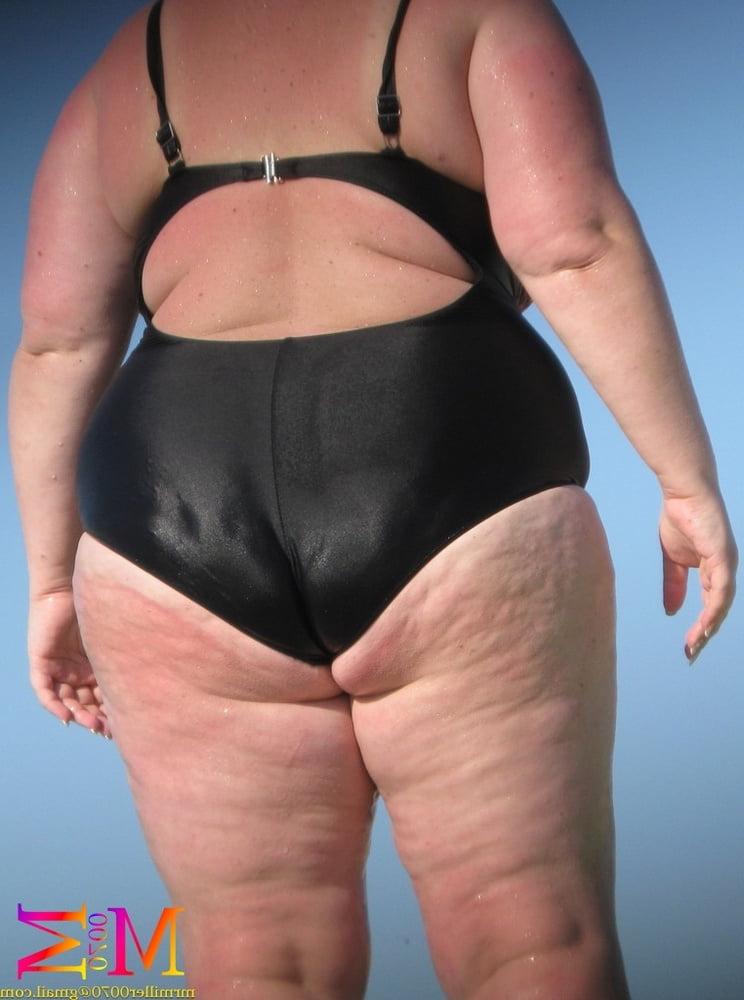 14P CELLULITE BOOTY (BIKINI VOYEUR MUST SEE!!!)