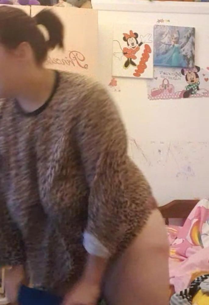 11P Good morning changing clothes