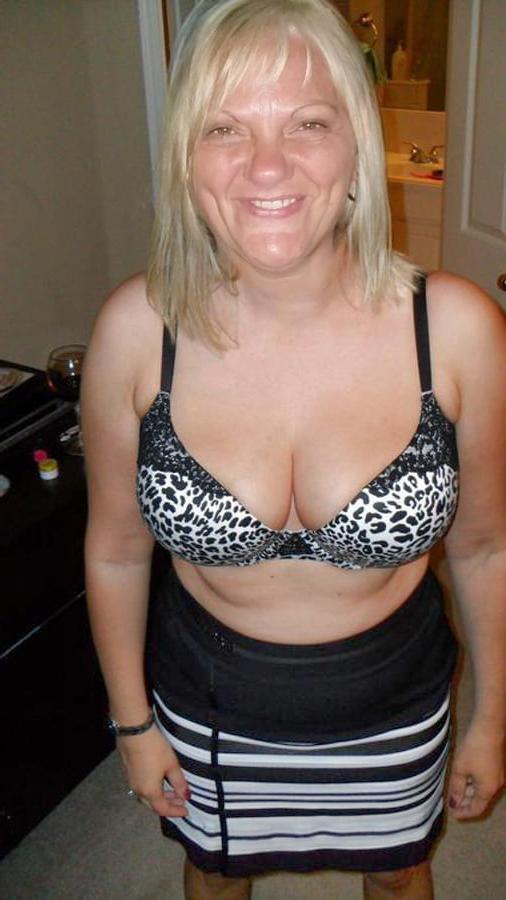 25P Hotwives 44
