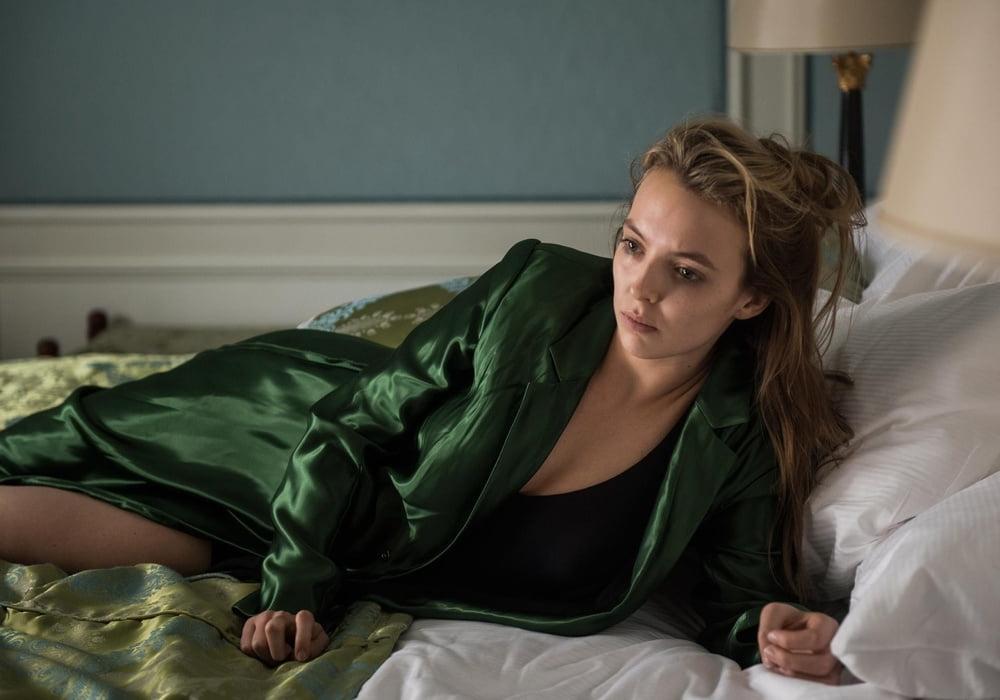 11P Jodie Comer: Cum for Comer