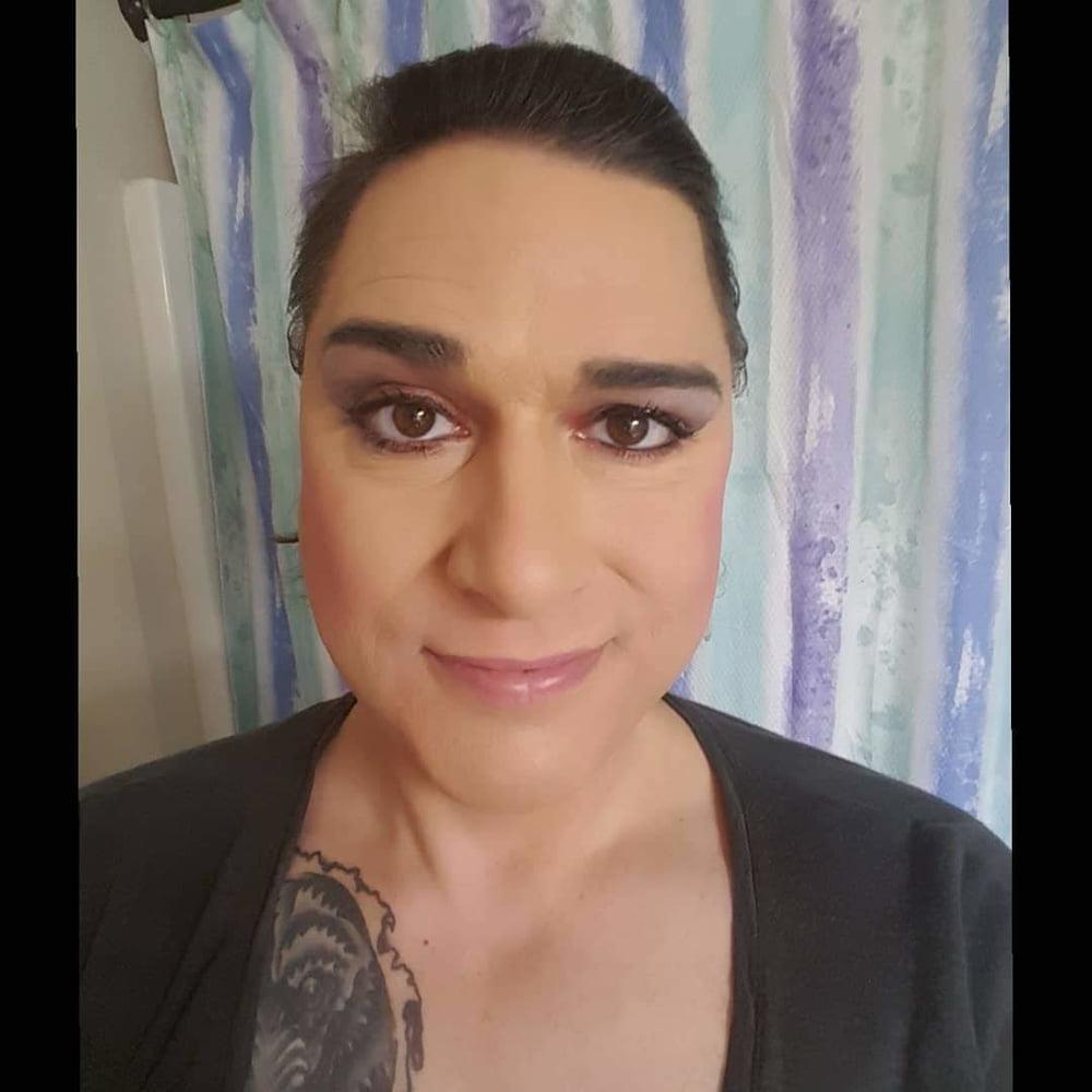 10P Ladyman (sexy face for cum and comments)