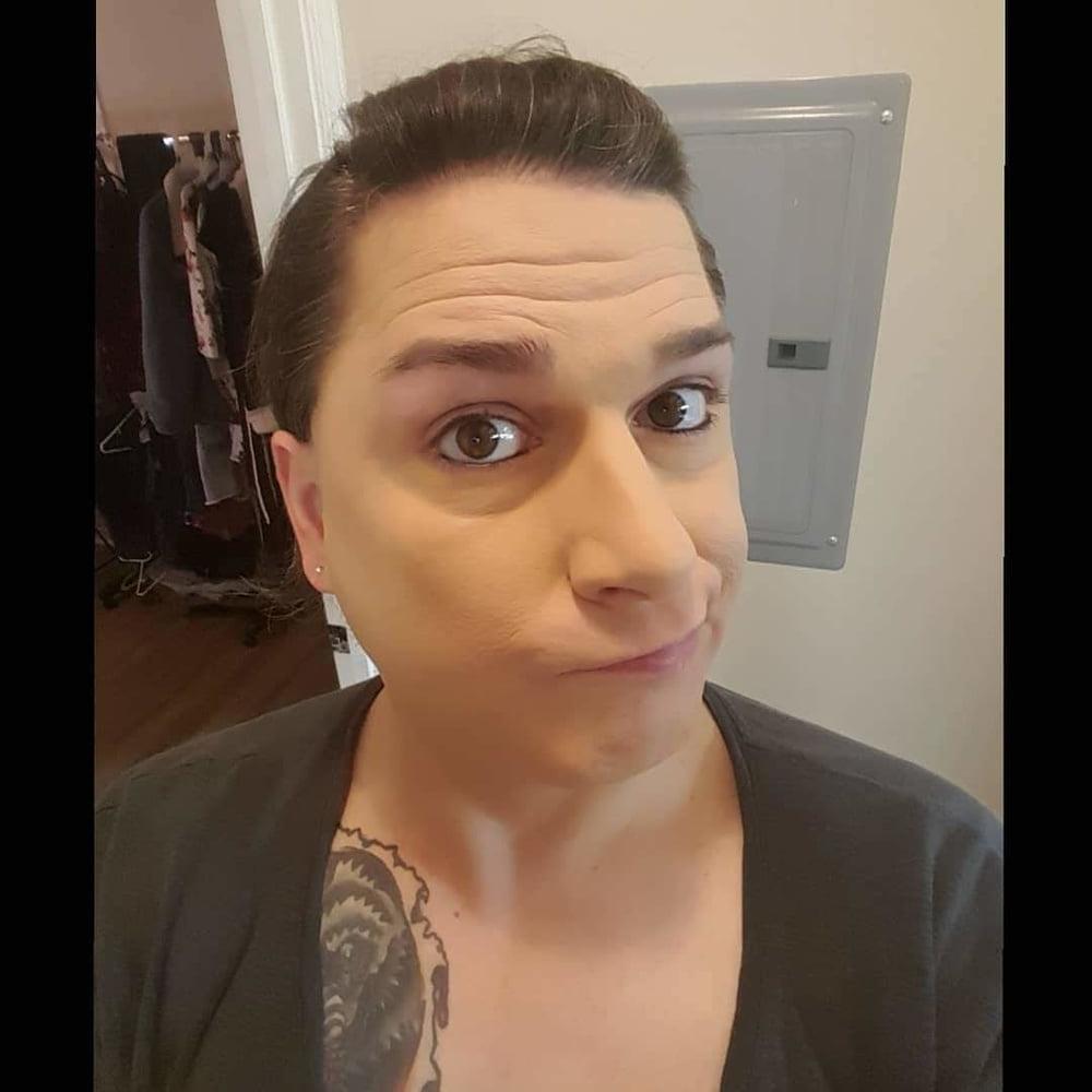 10P Ladyman (sexy face for cum and comments)
