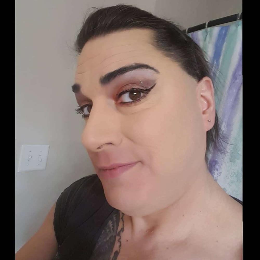 10P Ladyman (sexy face for cum and comments)