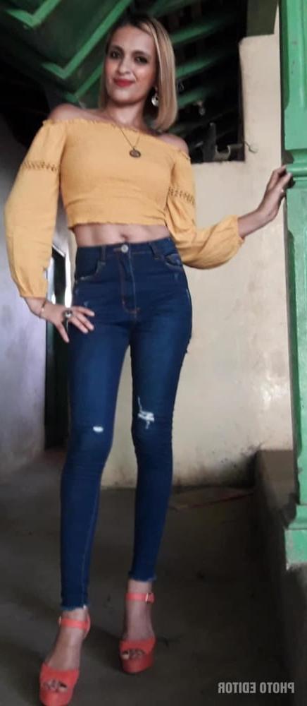 25P Beautiful skinny mom