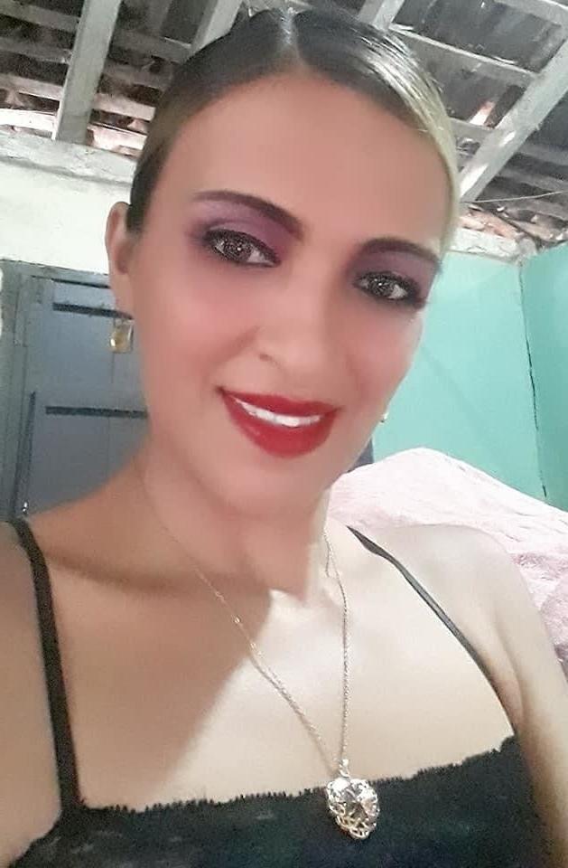 25P Beautiful skinny mom