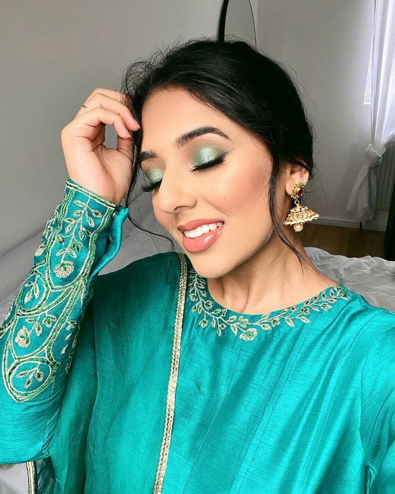 25P Paki desi hijab cum slut