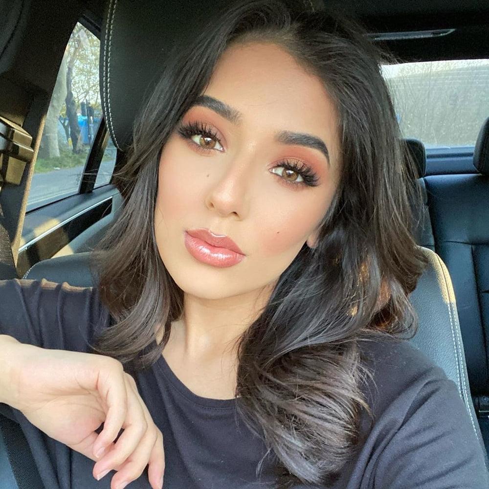 25P Paki desi hijab cum slut