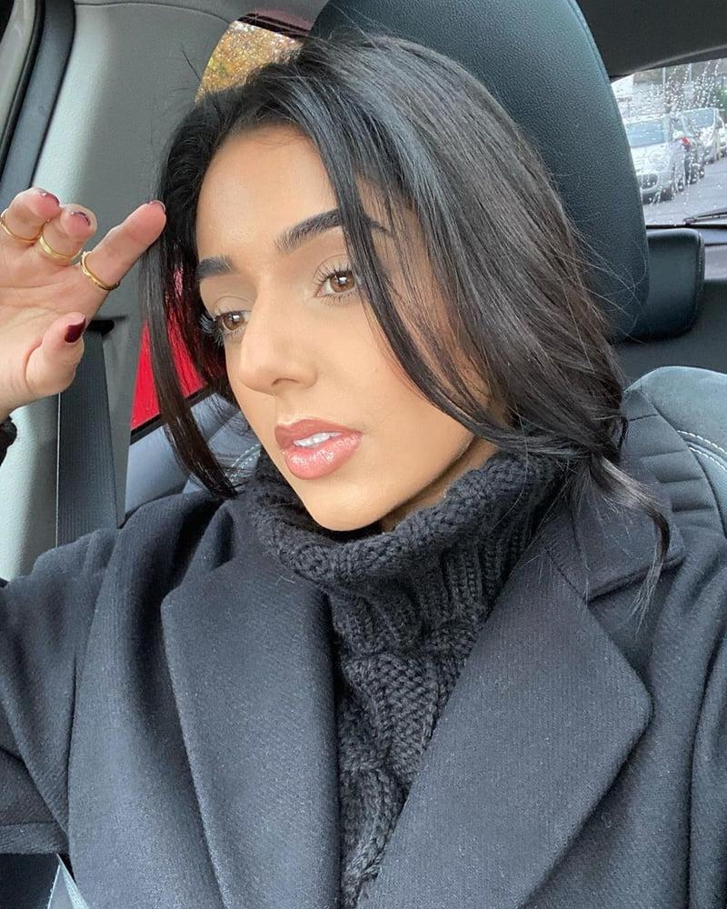 25P Paki desi hijab cum slut