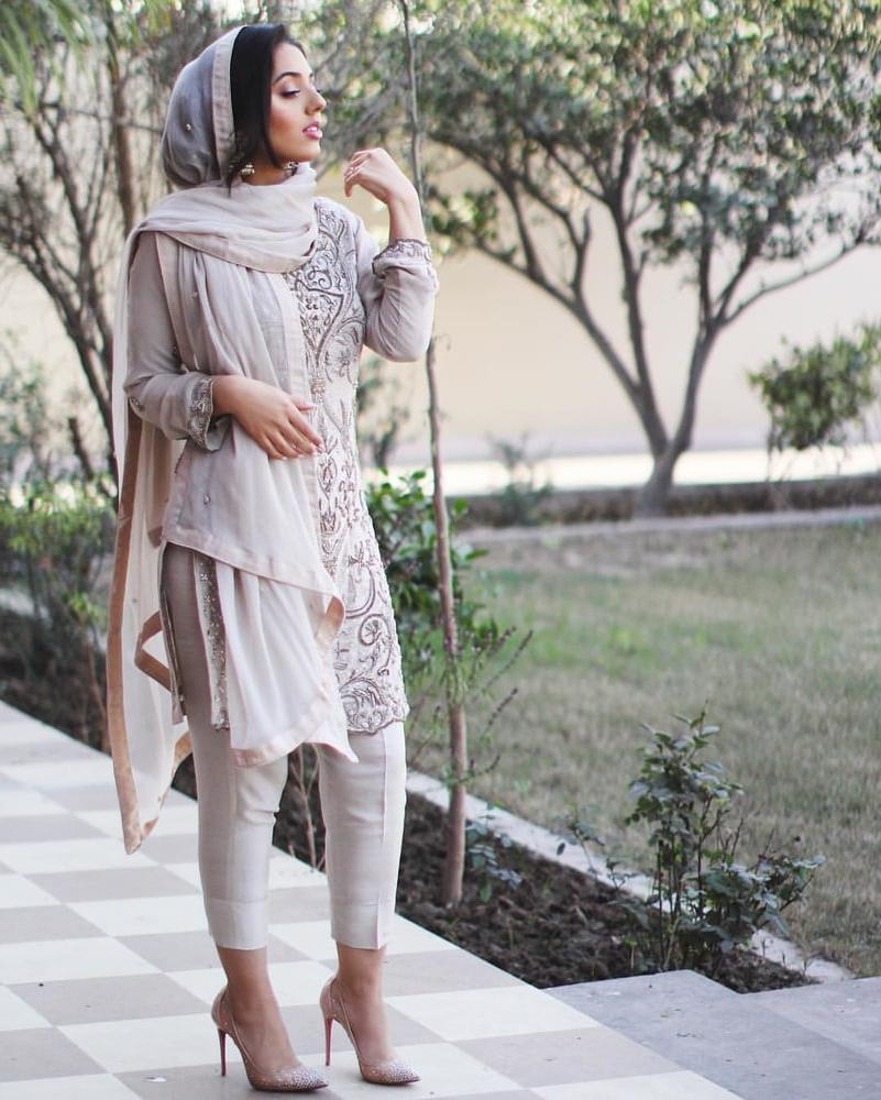 25P Paki desi hijab cum slut