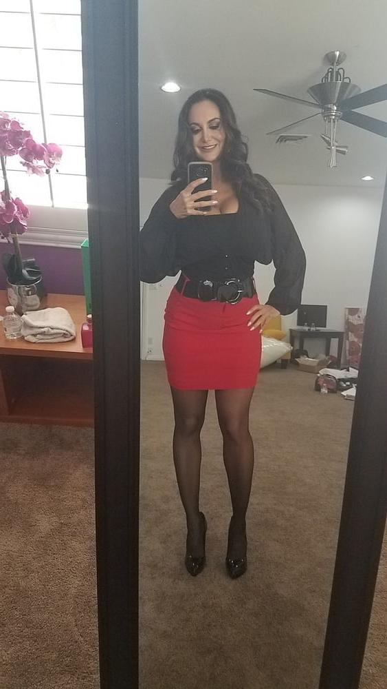 25P Very big boobs