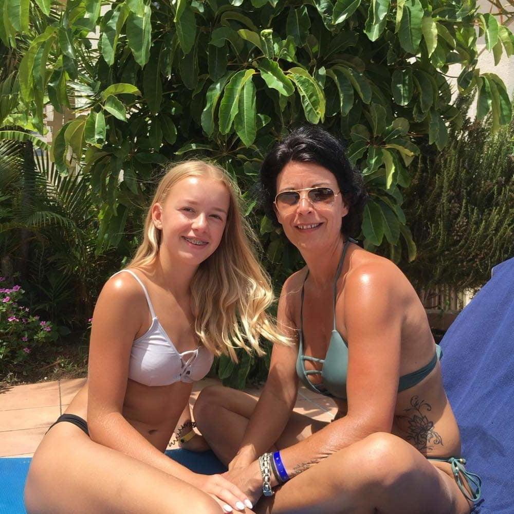 25P Mom and Teen 01