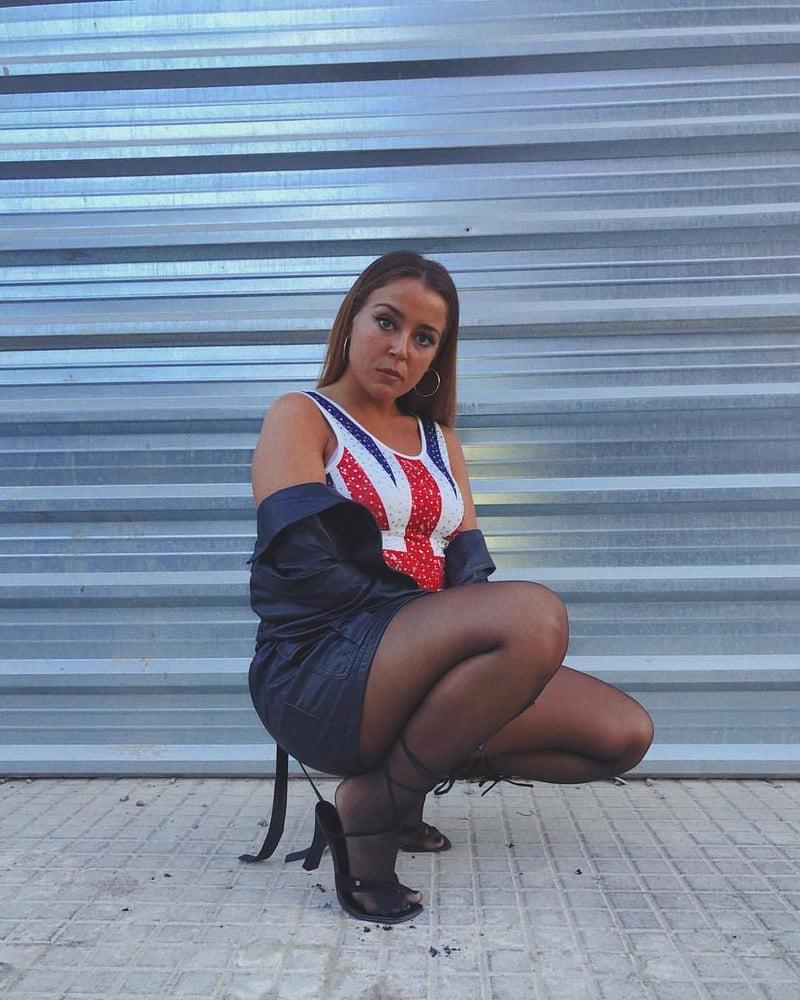 25P Single, Air Hostess, Lesbian, Sexy Girl Who Loves Stockings