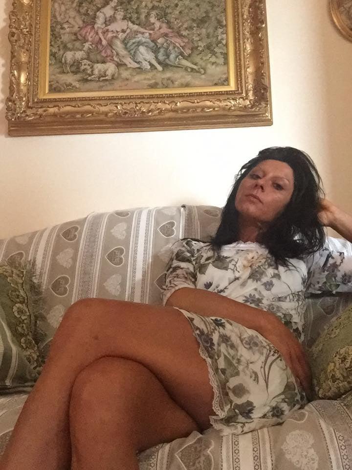 11P ITALIAN MOM CARMELA