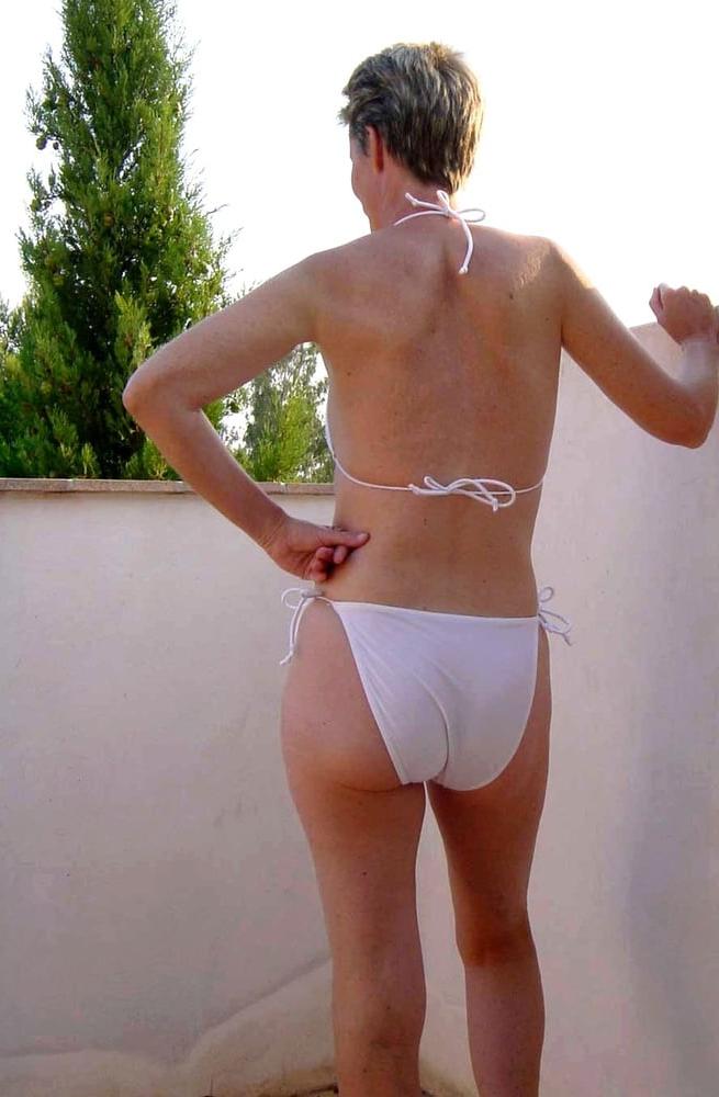 25P Bi swinger slut Aileen, cocks and cunts forever.