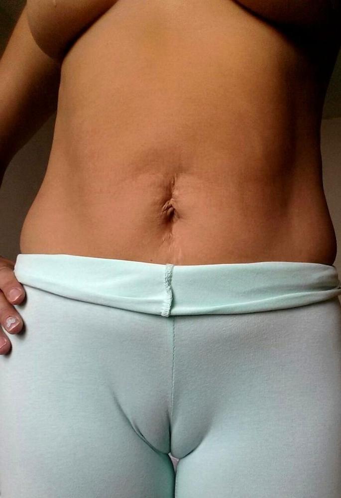 25P Bi swinger slut Aileen, cocks and cunts forever.