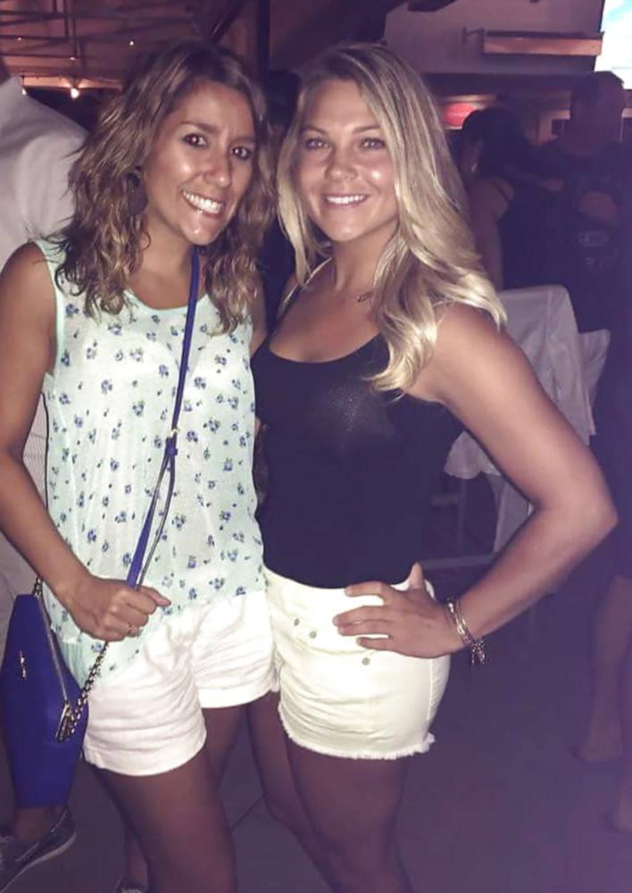 12P Gorgeous blonde cum target milf Nikki