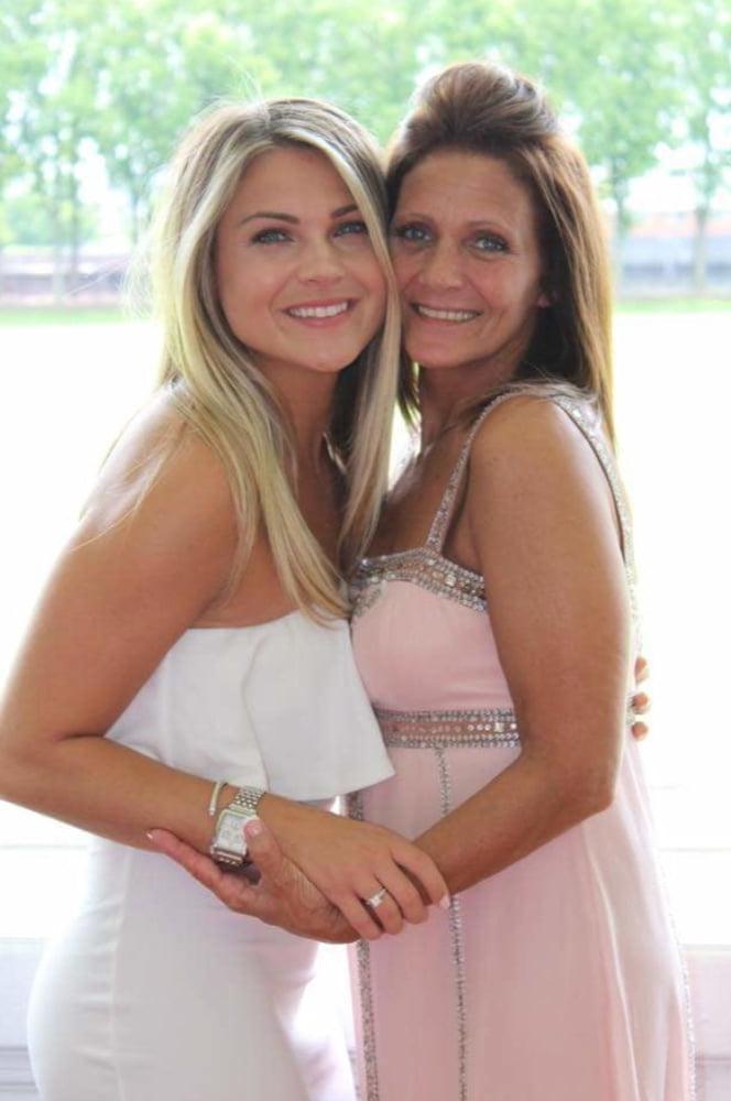 12P Gorgeous blonde cum target milf Nikki