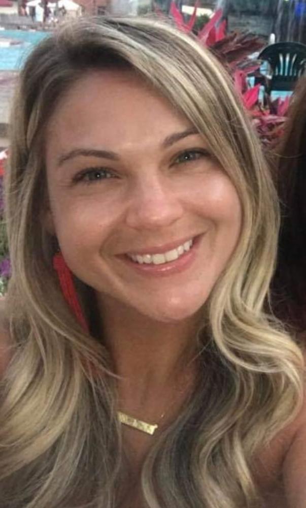 12P Gorgeous blonde cum target milf Nikki