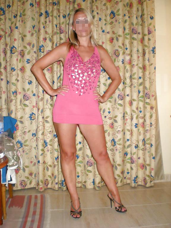 16P Shy Blonde Swinger