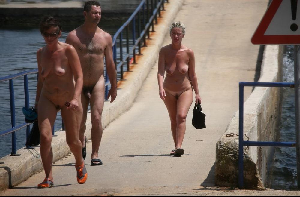 17P Naturist mom