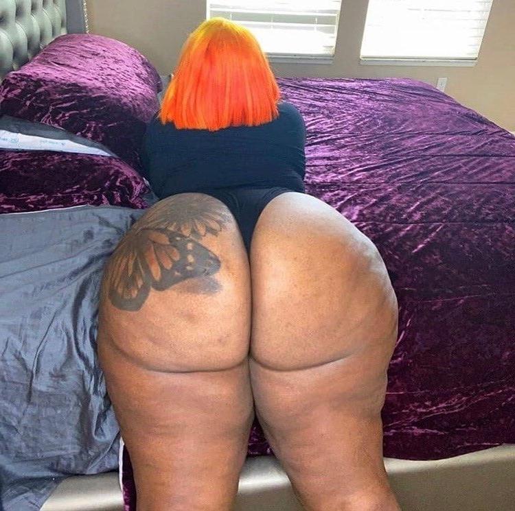 25P Big booty ebony women