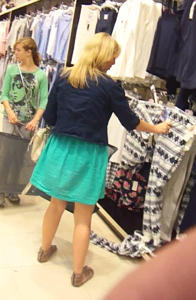 8P Store Upskirt 18