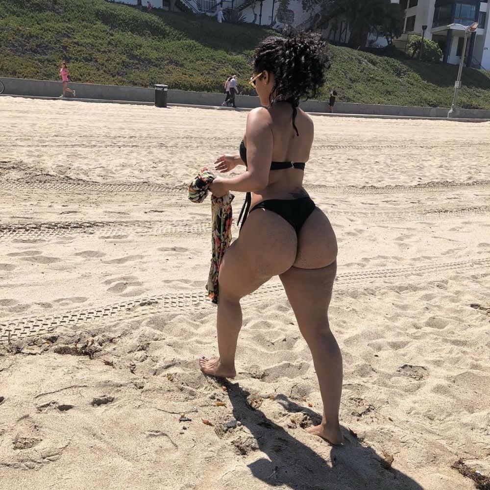 25P Beautiful BBW BOOTY