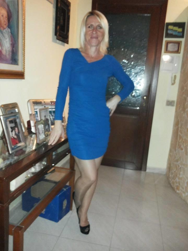 25P Matures in blue dresses