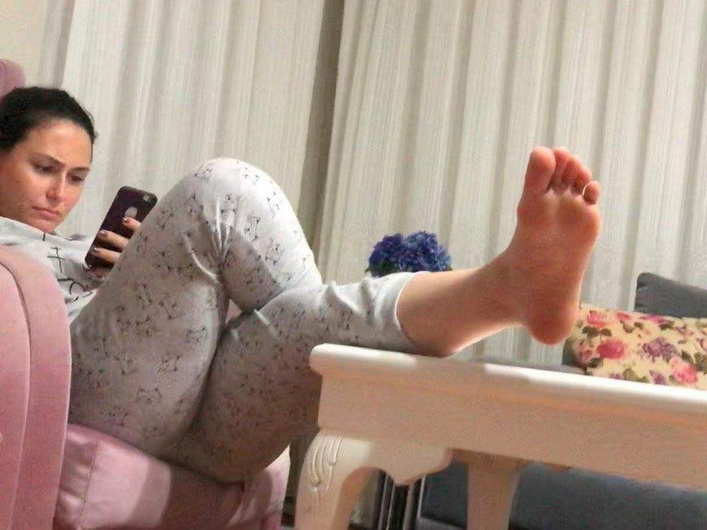 25P housewife hijab mom