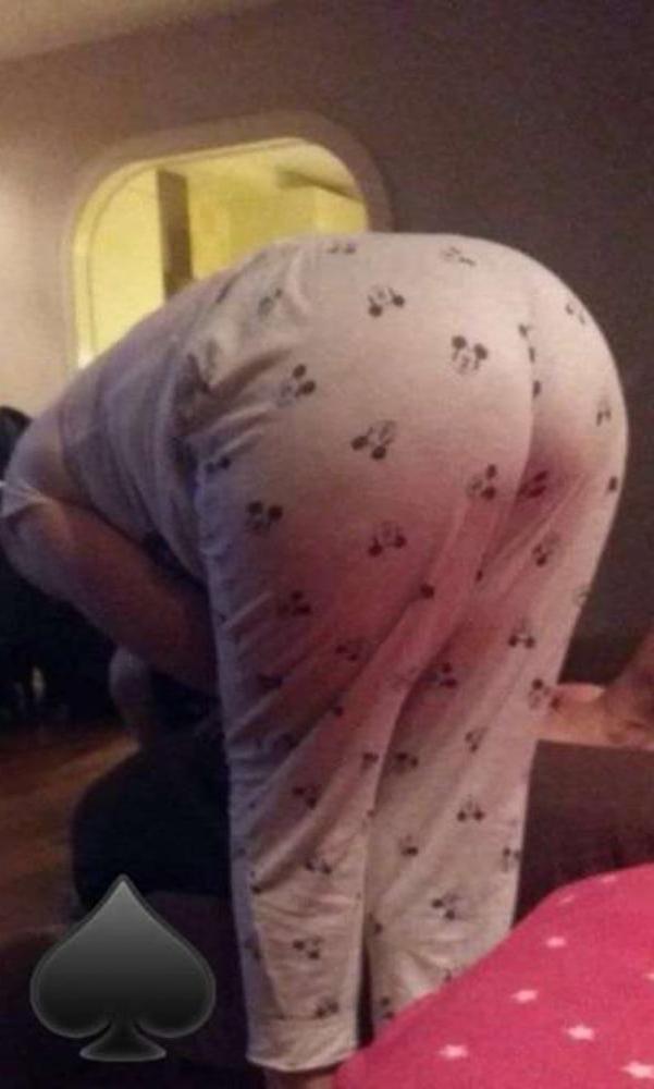 25P housewife hijab mom