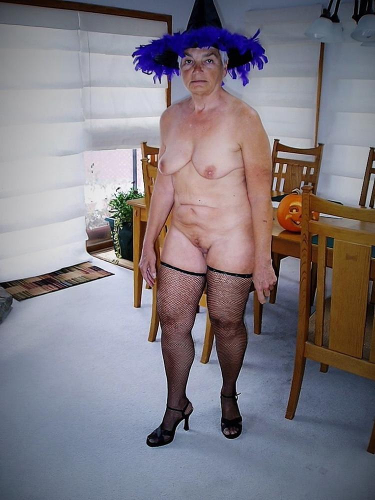 25P Hotwifes 38