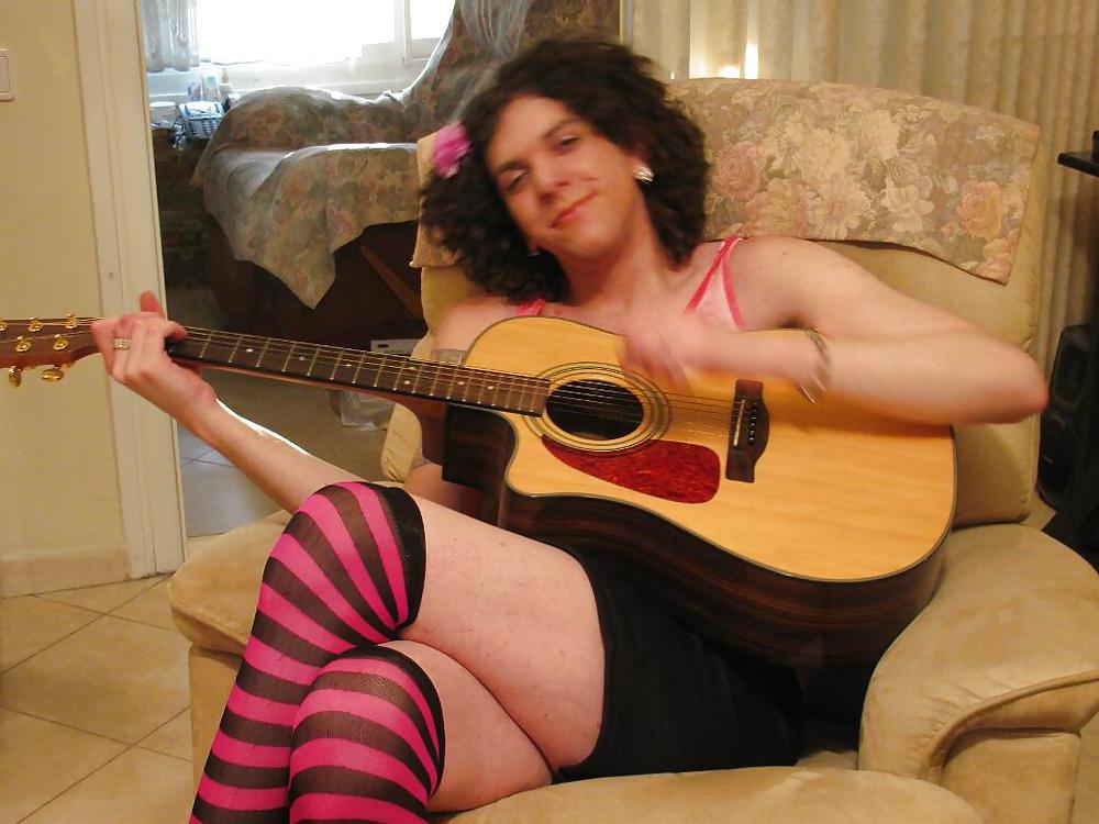 25P Amatuer Crossdresser Melody