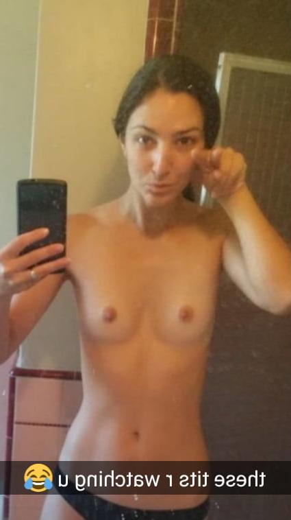 25P That's what she posted 32 (Selfie in English)