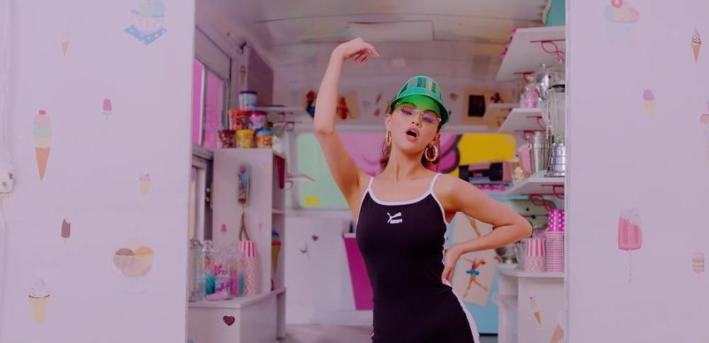 25P SELENA GOMEZ IS OUT NOW TO CUM HARD !!!!!!!!!!