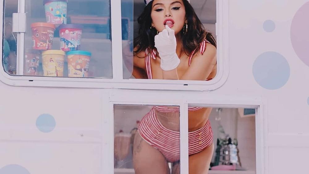 10P SELENA GOMEZ IST JETZT DRAUßEN, UM HART abzuspritzen!!!!!!