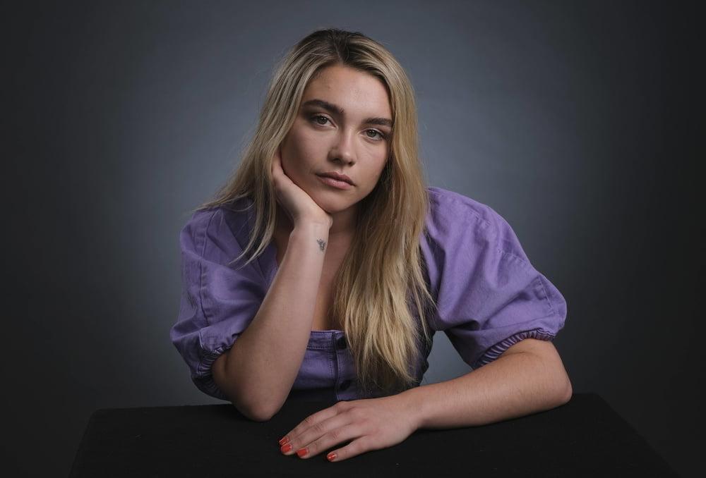 25P Florence Pugh Cum Museum