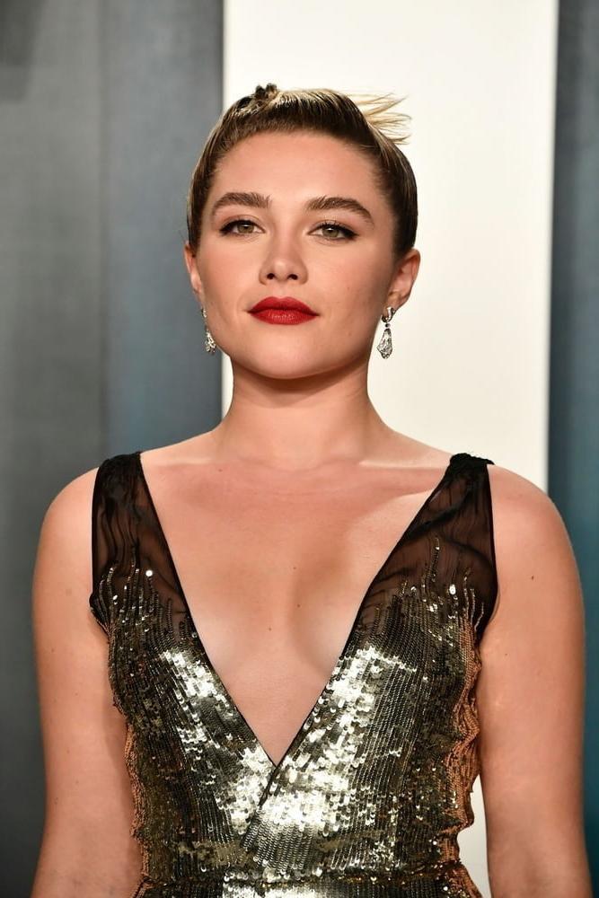 25P Florence Pugh Cum Museum