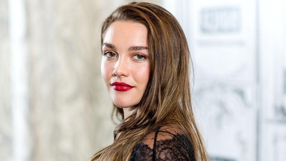 25P Florence Pugh Cum Museum