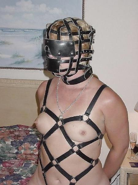 25P Women wearing harness (Homemade P.79)