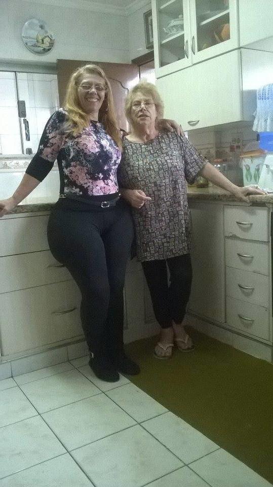 25P Wide Hips N Thicc Booty Mature Mamma