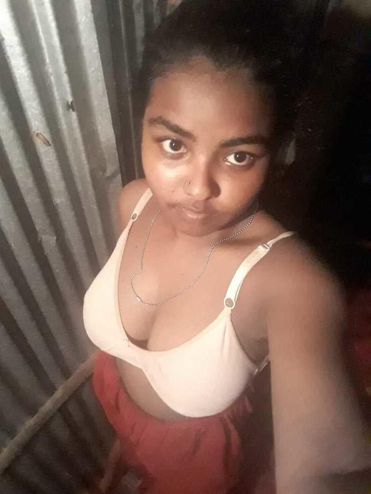 25P Didi ki big boobs bra nude chut fingering in home
