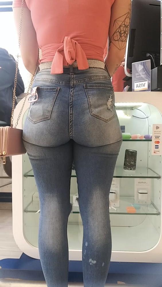 24P Nut over this pawg booty in tight jeans