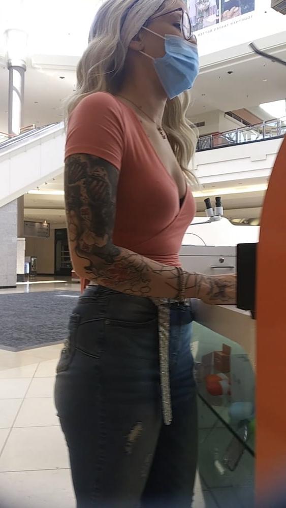 24P Nut over this pawg booty in tight jeans