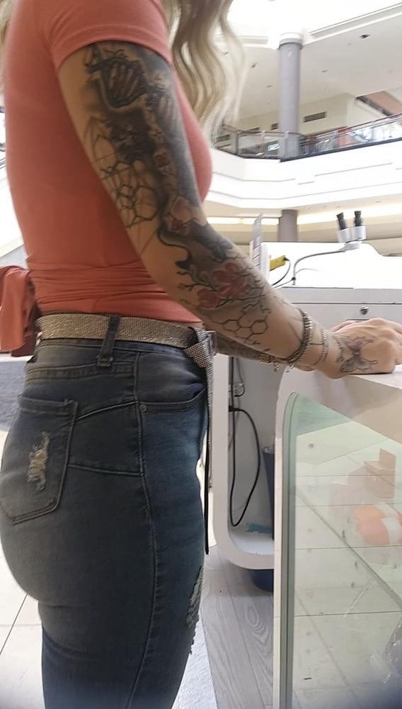 24P Nut over this pawg booty in tight jeans