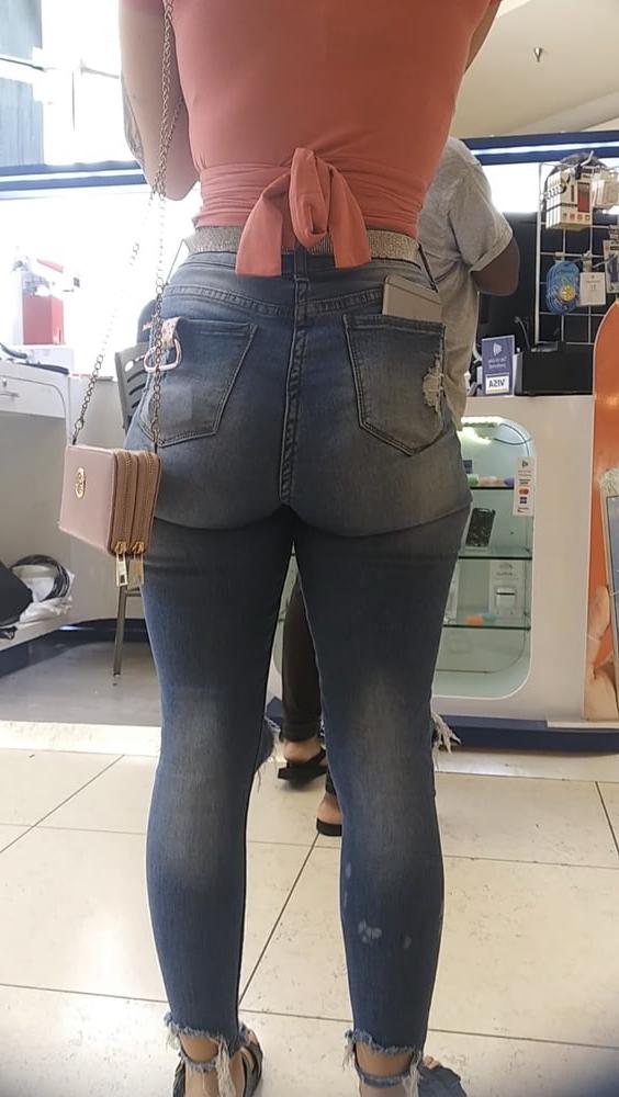 24P Nut over this pawg booty in tight jeans