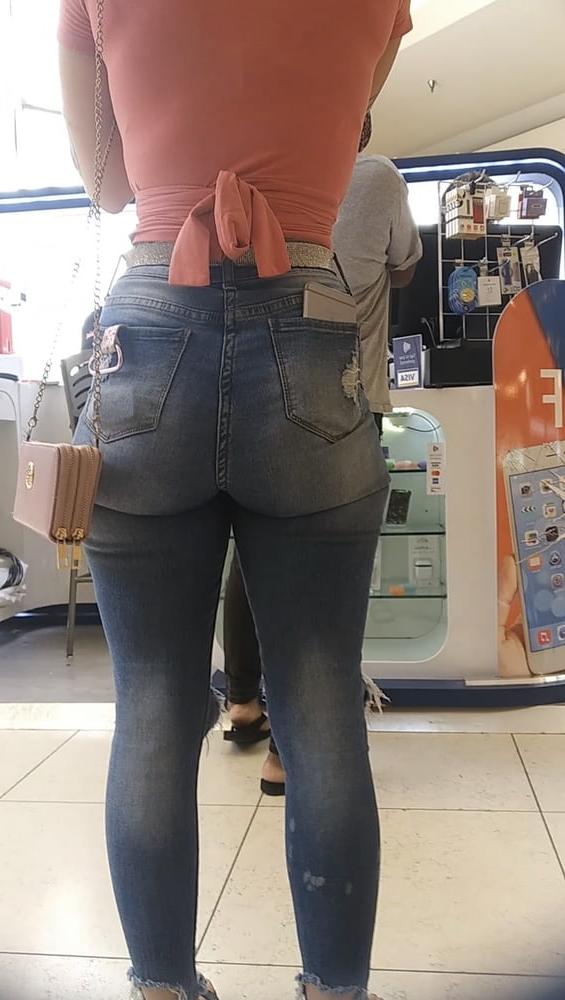 24P Nut over this pawg booty in tight jeans